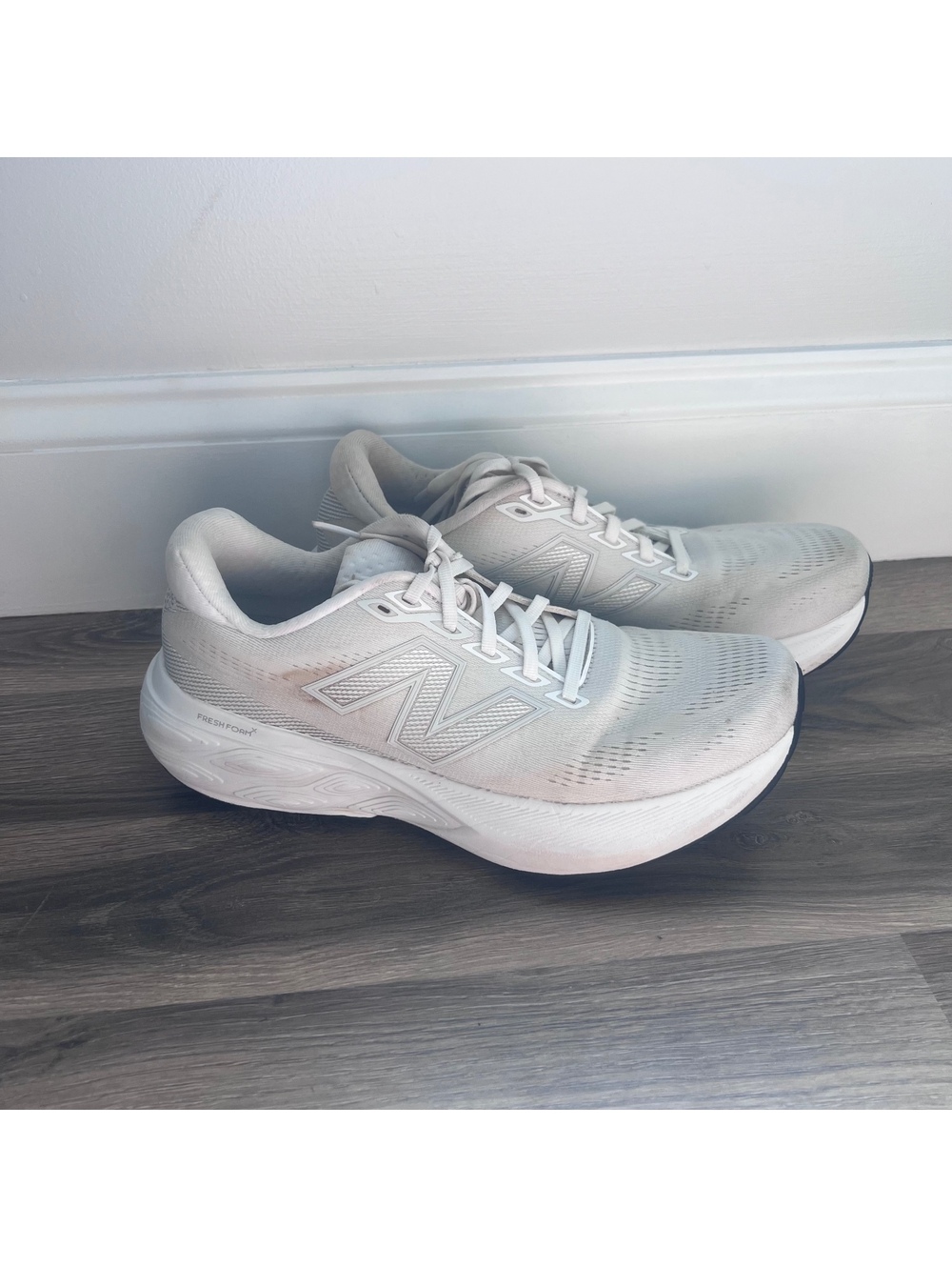 New Balance Men’s Size 9